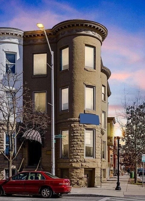 Building Photo - The Jefferson Apartment