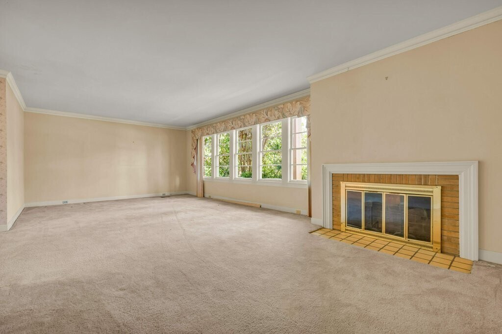 Building Photo - 1111 12th St N