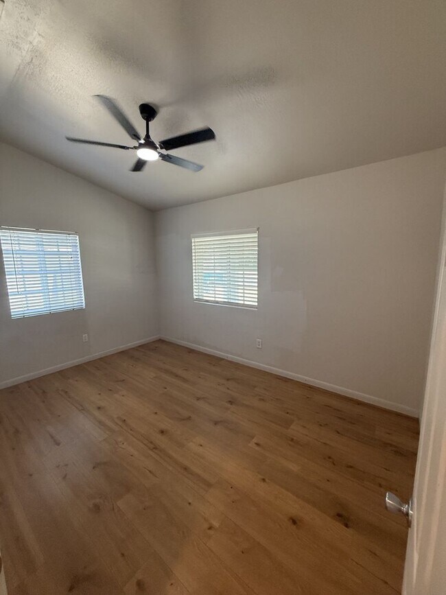 Building Photo - CUTE 2 Bedroom 1 Bath bungalow in Sunnyslope with full casita