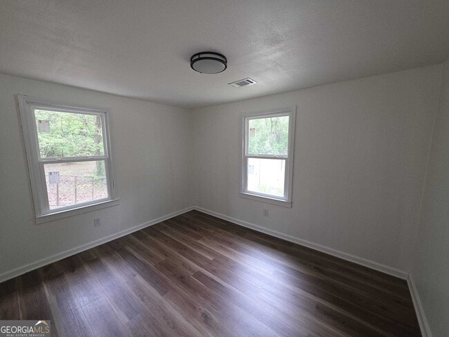 Building Photo - 15 Dixie Dr