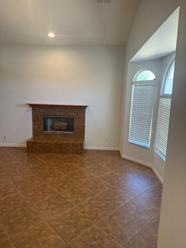 Building Photo - 9741 Troon Ct