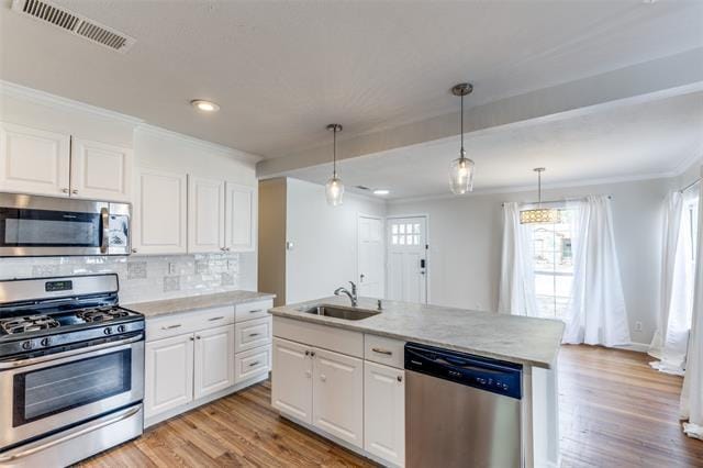 Building Photo - 852 Northwood Rd