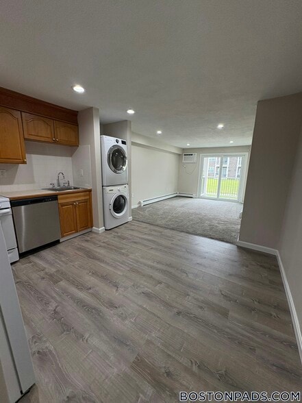 Building Photo - 15 Kenmar Dr