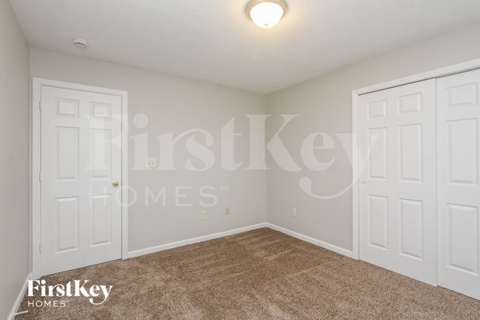Building Photo - 728 Woodway Ln
