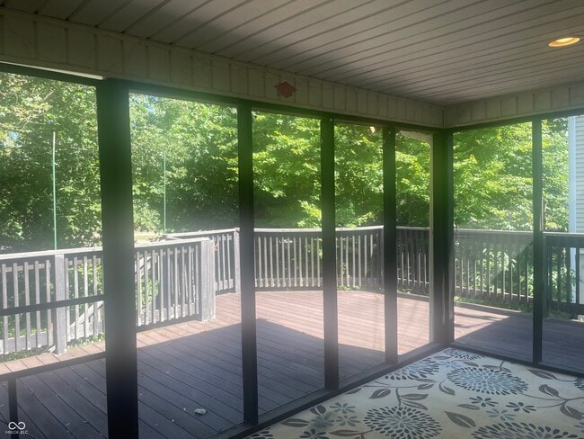 Building Photo - 5670 Honey Locust Dr