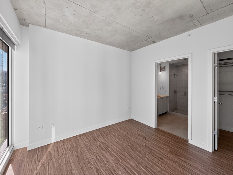 Building Photo - 167 N Desplaines St