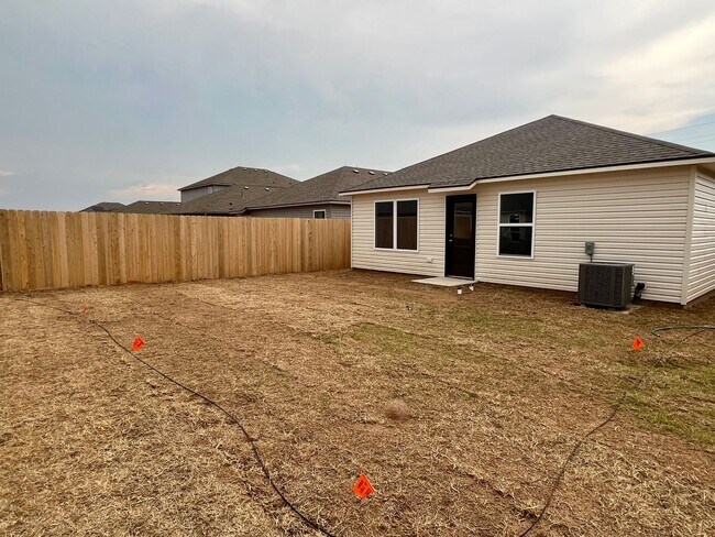 Building Photo - Newer Construction 4 Bed, 2 Bath - Piedmont Schools