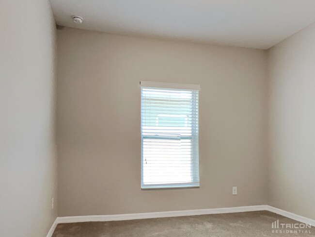 Building Photo - 310 Ardmore St