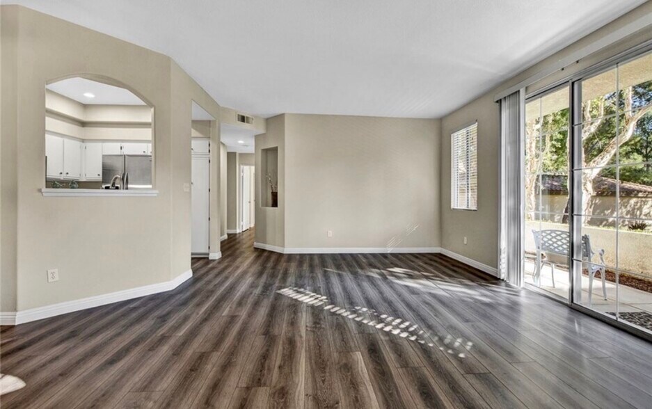 Building Photo - 8028 E Far Canyon Way