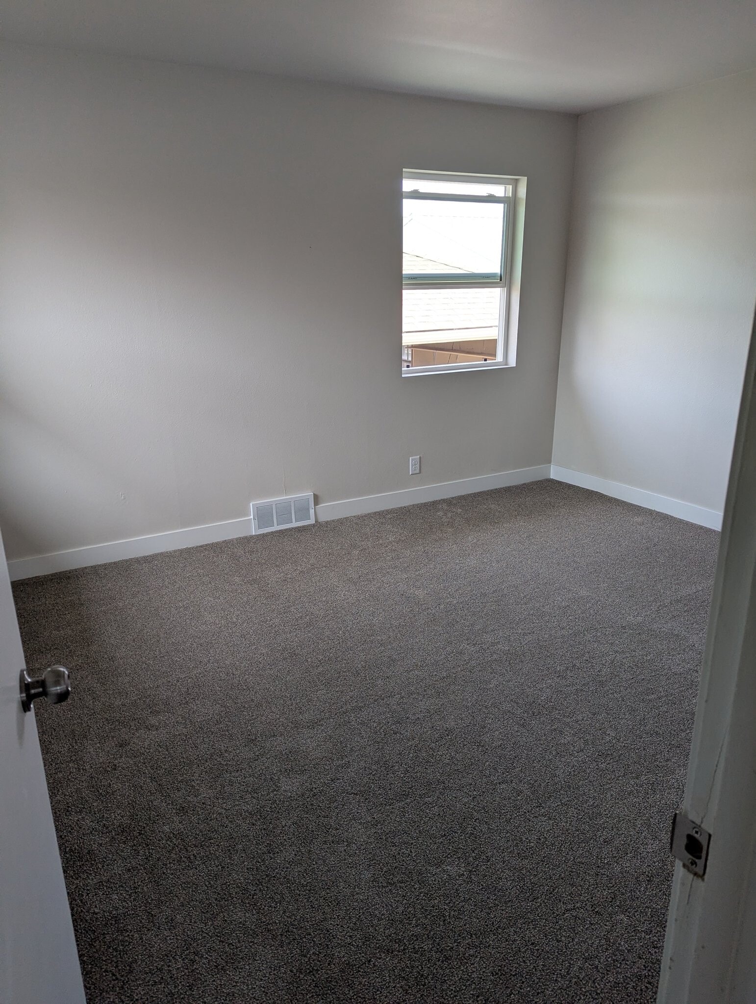 Building Photo - 1823 Alderson Ave