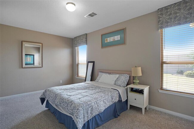 Building Photo - 2210 Thunderbolt Peak Dr