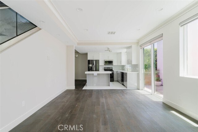 Building Photo - 4418 Kingswell Ave