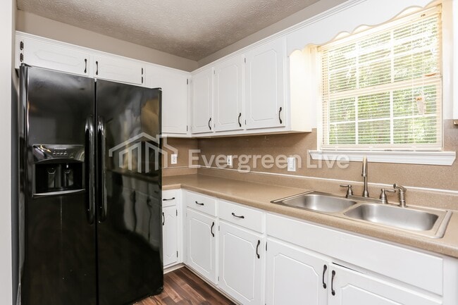 Building Photo - 375 Antioch Rd