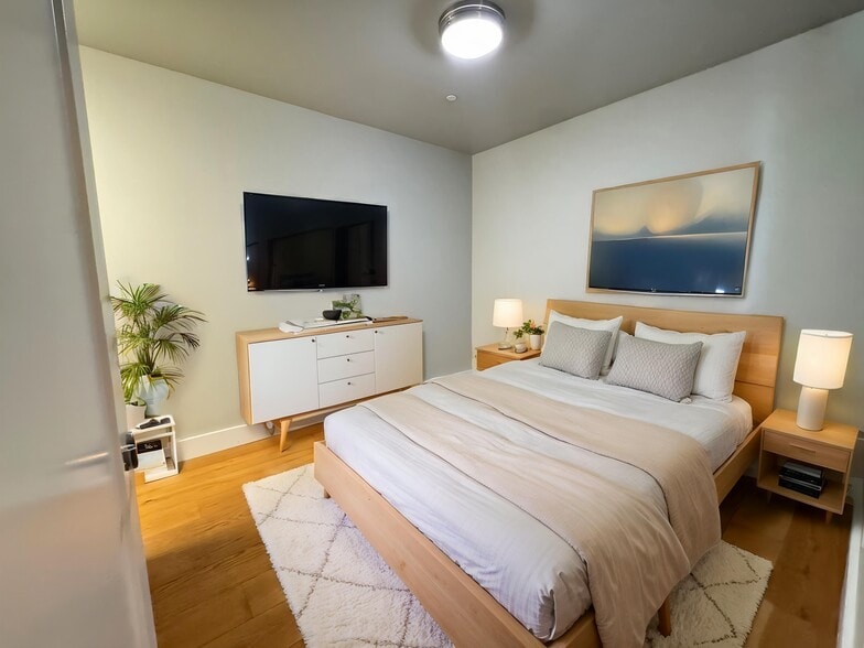 Building Photo - 250 Meridian St