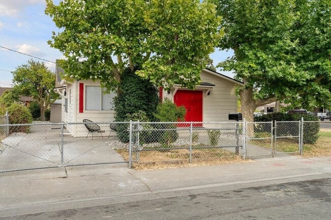 Building Photo - 5891 28th St