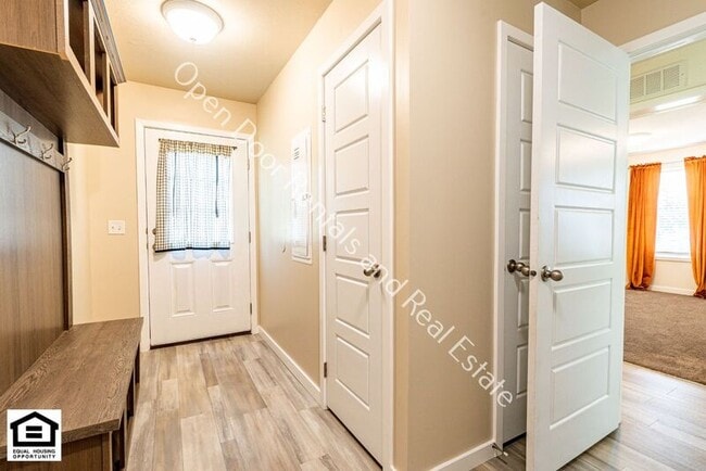 Building Photo - 3420 S 1075 E