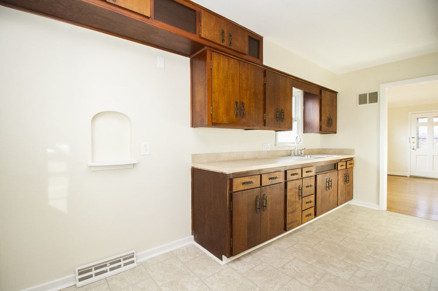 Building Photo - 2355 Ward St