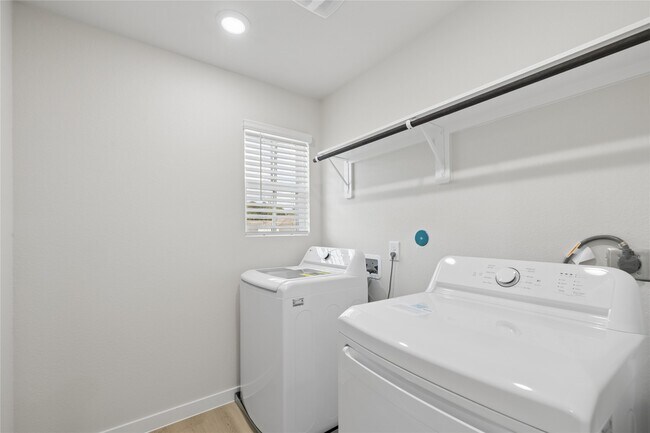 Building Photo - 7942 Alset Dr