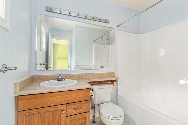 Building Photo - 1017 Bluestem Ln