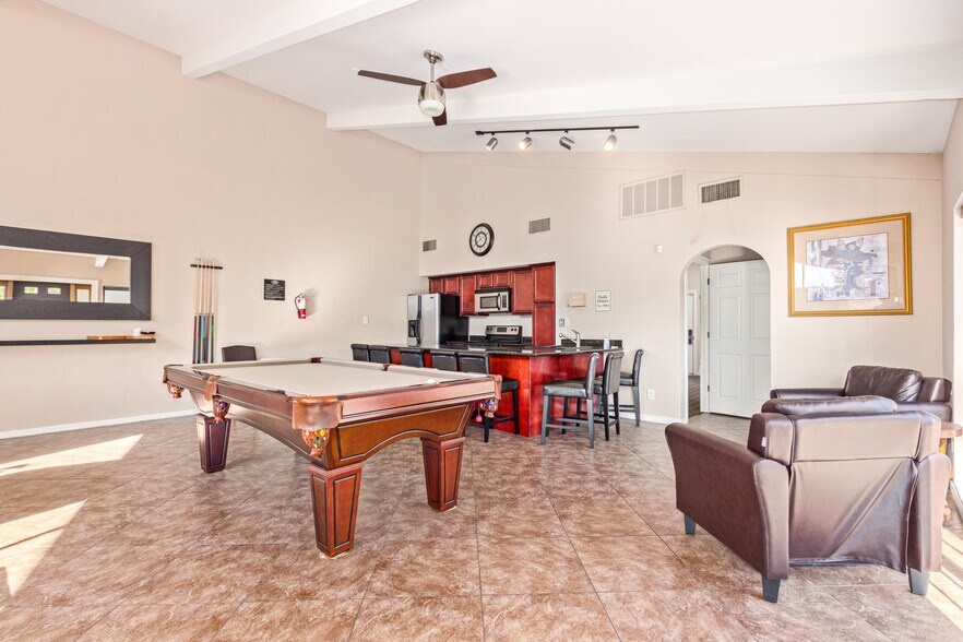 Building Photo - 3825 E Camelback Rd