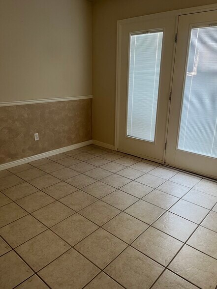 Building Photo - 422 Pheasant Ridge Dr