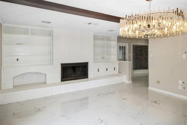 Building Photo - 15102 Torry Pines Rd