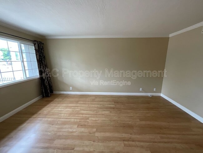Building Photo - 3872 Tiverton Dr