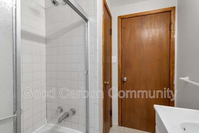 Building Photo - 5454 Creekside Ct