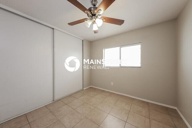 Building Photo - 3 Bedroom Pet-Friendly Home in Phoenix, AZ with Main Street Renewal