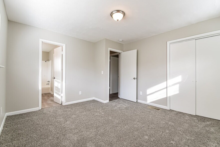 Building Photo - 9184 Homewood Dr