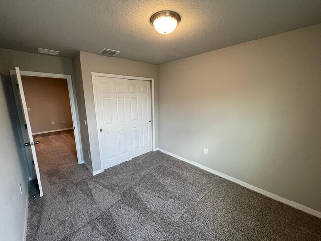 Building Photo - 513 Legacy Lp