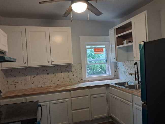 Building Photo - 3809 Delmore Rd