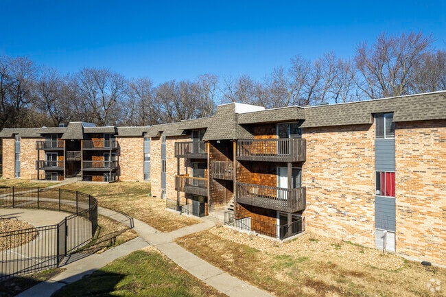 Building Photo - Oakside Apartments