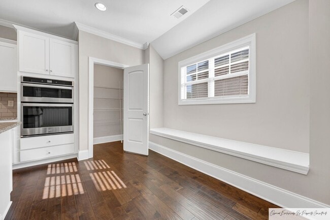 Building Photo - ONE STORY EXECUTIVE HOME READY FOR YOU IN REGATTA FOREST