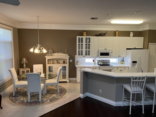 Building Photo - 628 Venetto Ct