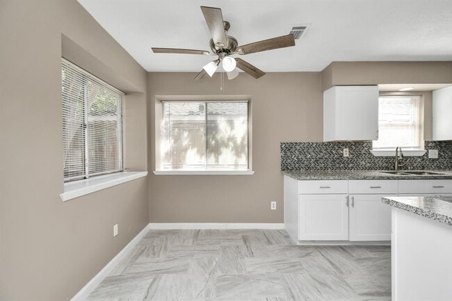 Building Photo - 13734 Cologne Dr