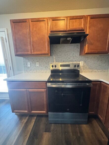 Building Photo - 1617 Friendly Rd