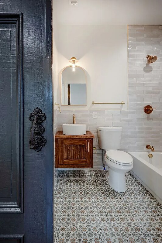 Building Photo - 2836 W Diamond St