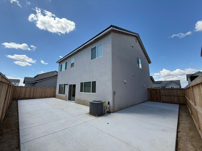 Building Photo - Brand new stunning 4-bedroom, 2.5-bathroom...