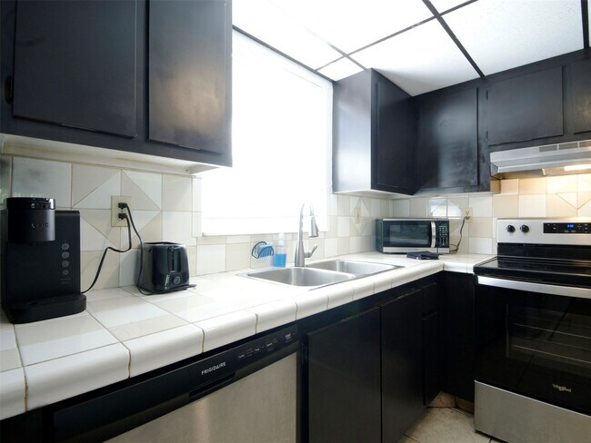 Building Photo - 1920 N Congress Ave