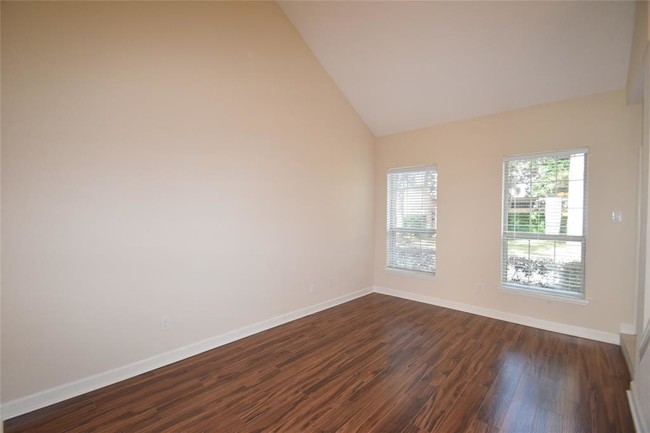 Building Photo - 15107 Kimberley Ct