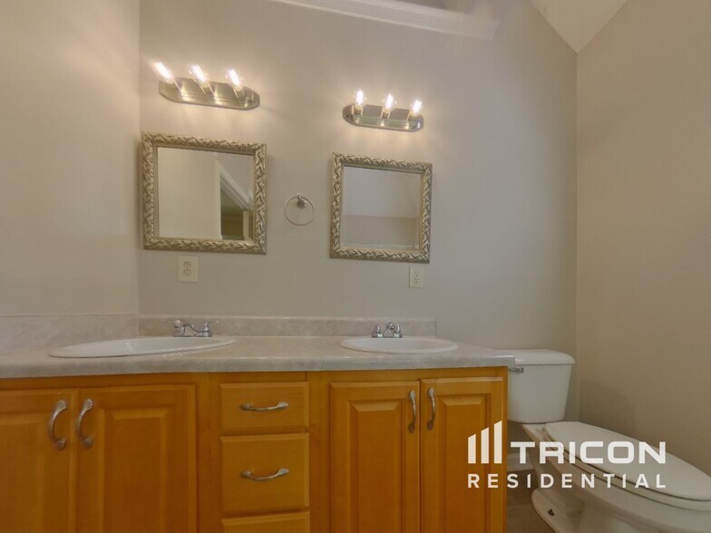 Building Photo - 136 Brookside Way