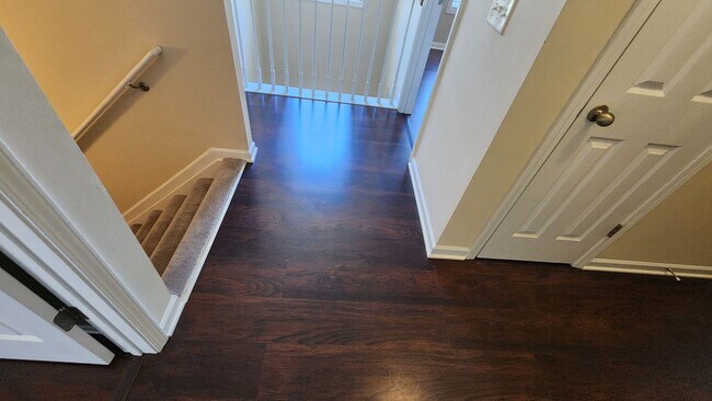 Building Photo - Walking distance to Downtown Sugar Hill!