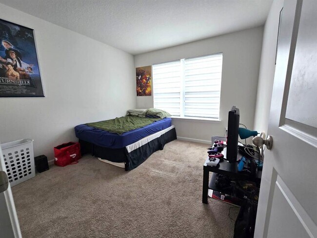 Building Photo - 10682 Old Sycamore Lp