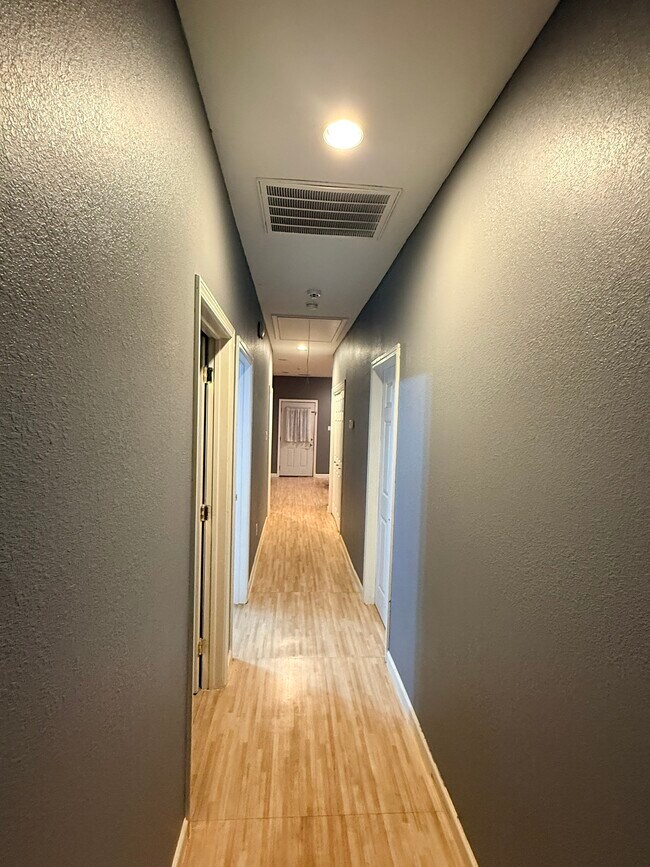 Building Photo - 7813 Canal St