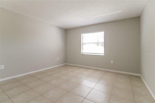 Building Photo - 3014 Windchime Cir W