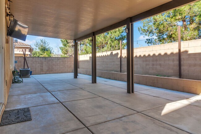 Building Photo - 15696 Pecan Ln