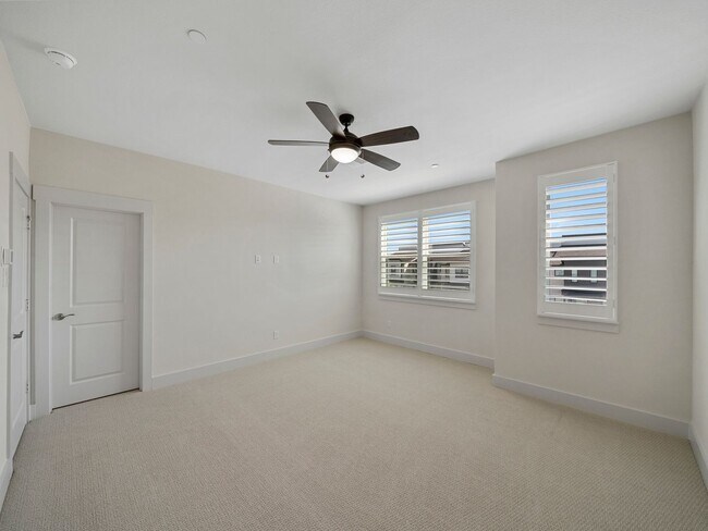 Building Photo - 917 Emerling Dr