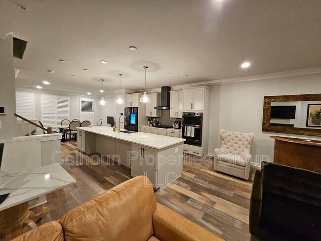 Building Photo - 605 Glenn Lk Dr