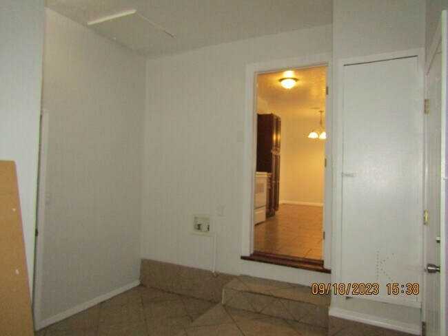 Building Photo - 3830 NW Euclid Ave